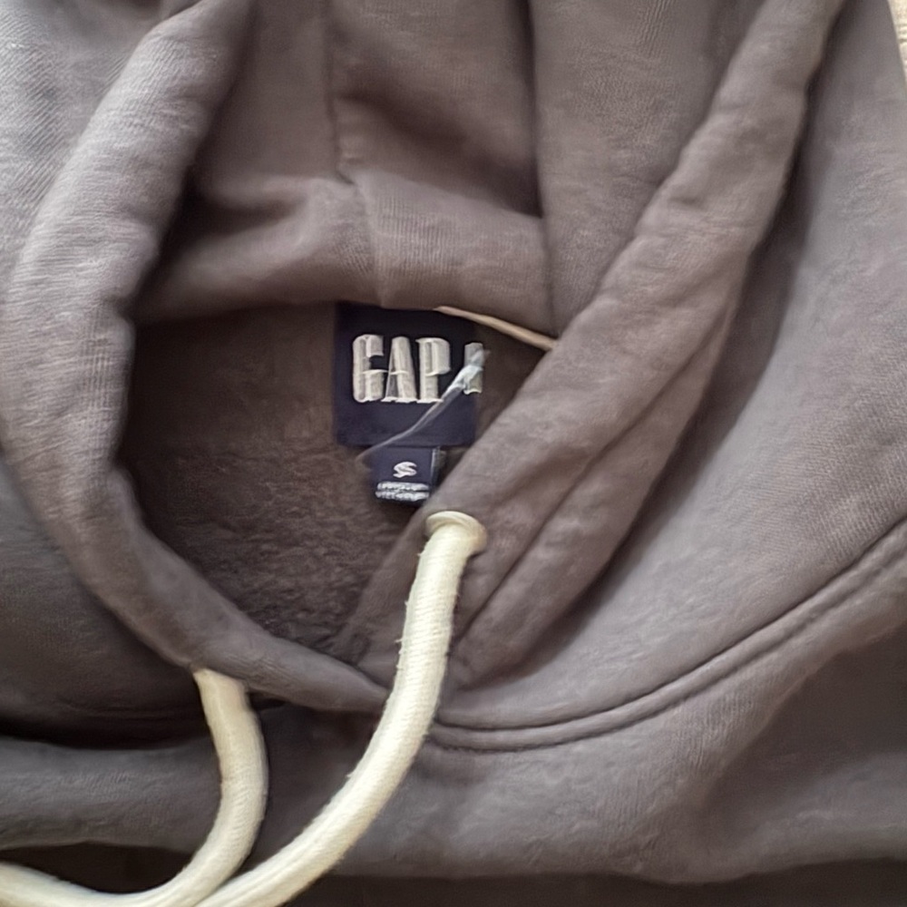 GAP Women’s Cropped Hoodie - Picture 2 of 2